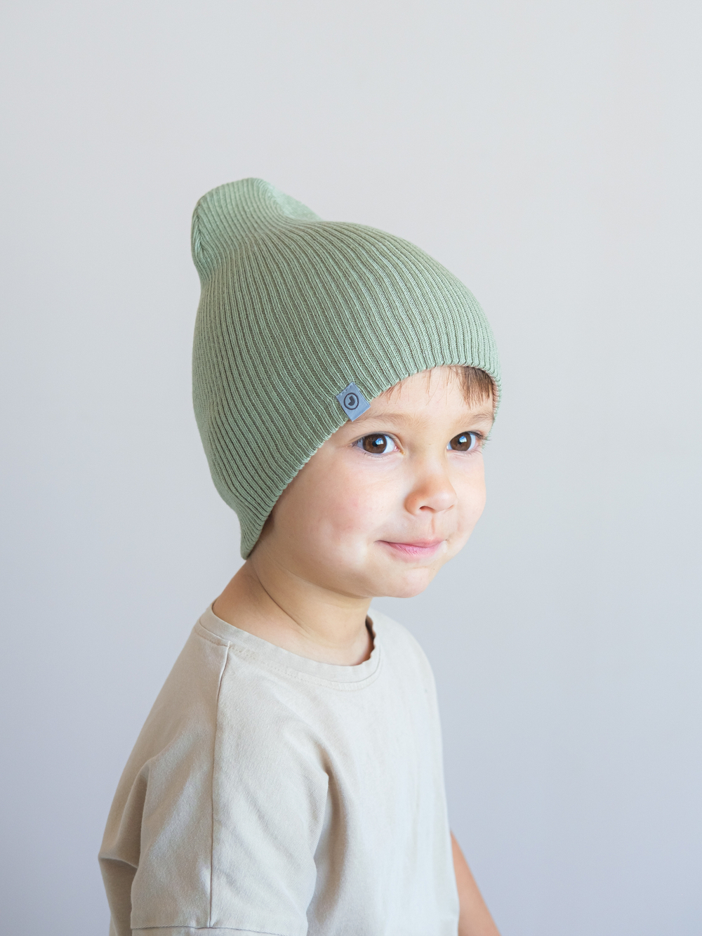 Шапка вязаная хлопковая ТВИНС(Сандал, хакки)