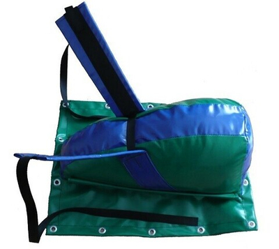 Банка для катамарана надувна.