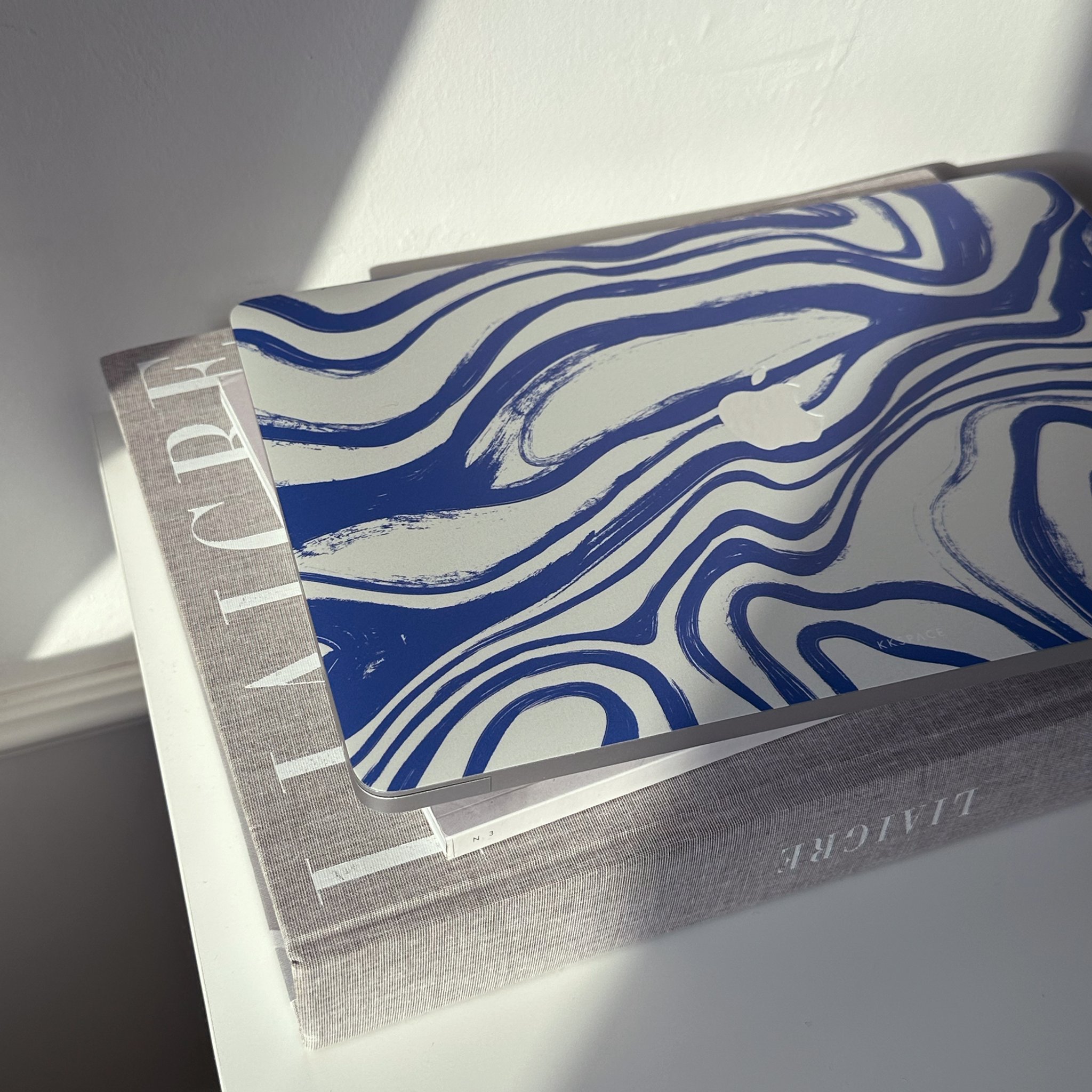 Виниловая наклейка WAVE для MacBook