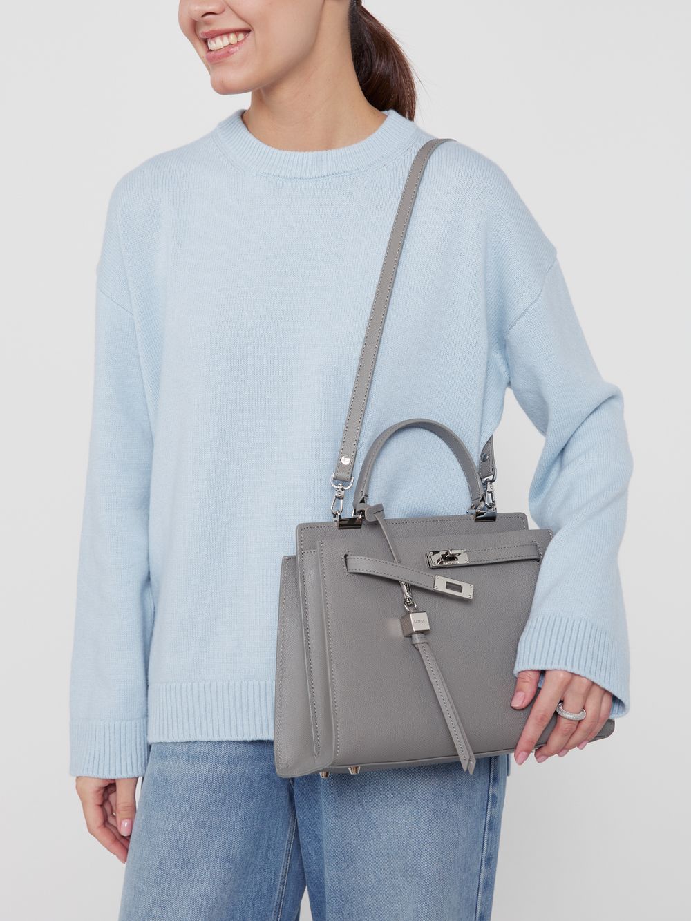 БРЕЛОК CHARM 01 EPSOM GREY