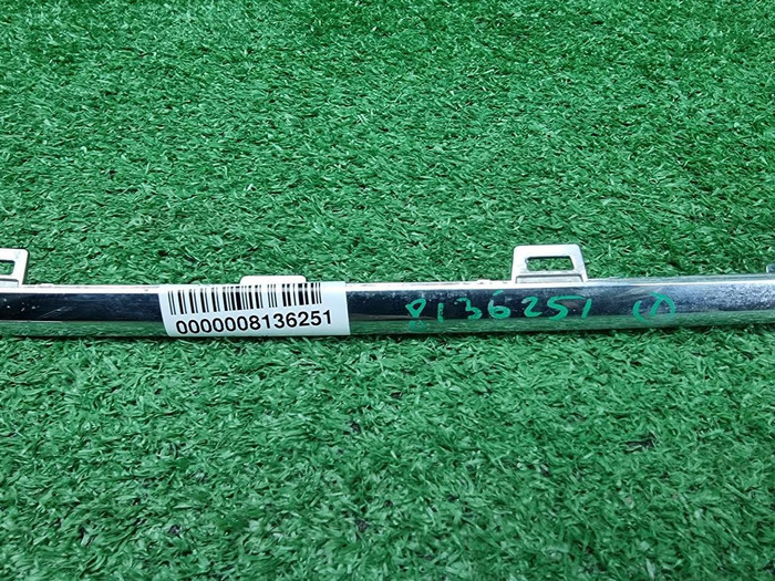 Молдинг перед. бампера Mercedes GLE V167 18-24 AMG