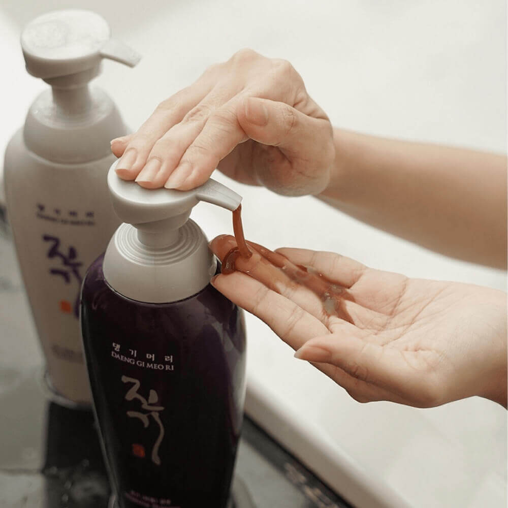 Daeng Gi Meo Ri Vitalizing Shampoo восстанавливающий шампунь для ослабленных волос