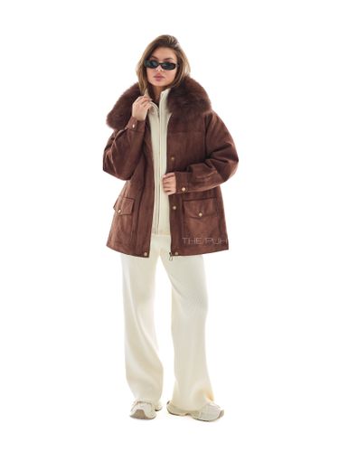 Шоколадный пуховик из эко-замши с мехом песца и кожаным воротником