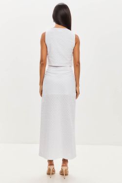 Юбка прямого кроя с разрезом из шитья белого цвета