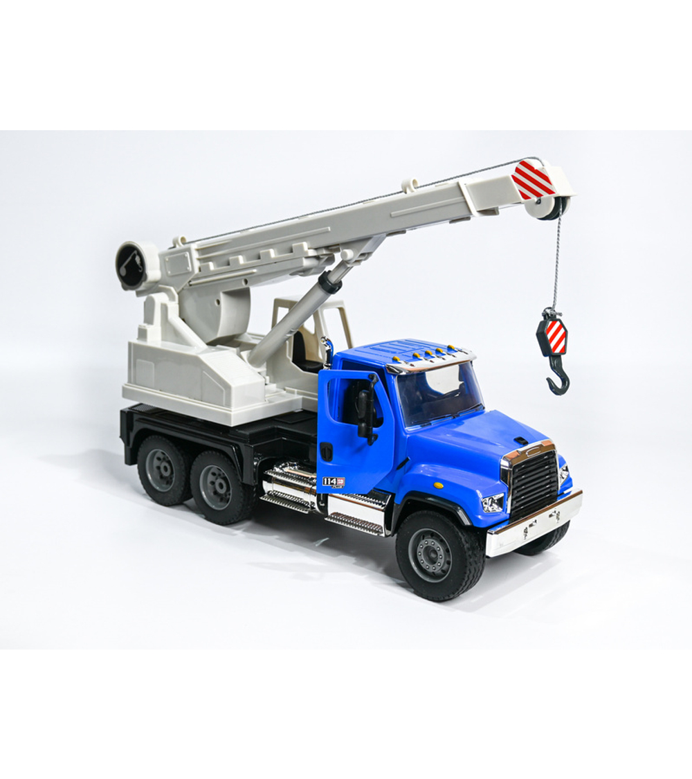 Радиоуправляемый автокран Double Eagle Freightliner 114SD 1/20 2.4G RTR