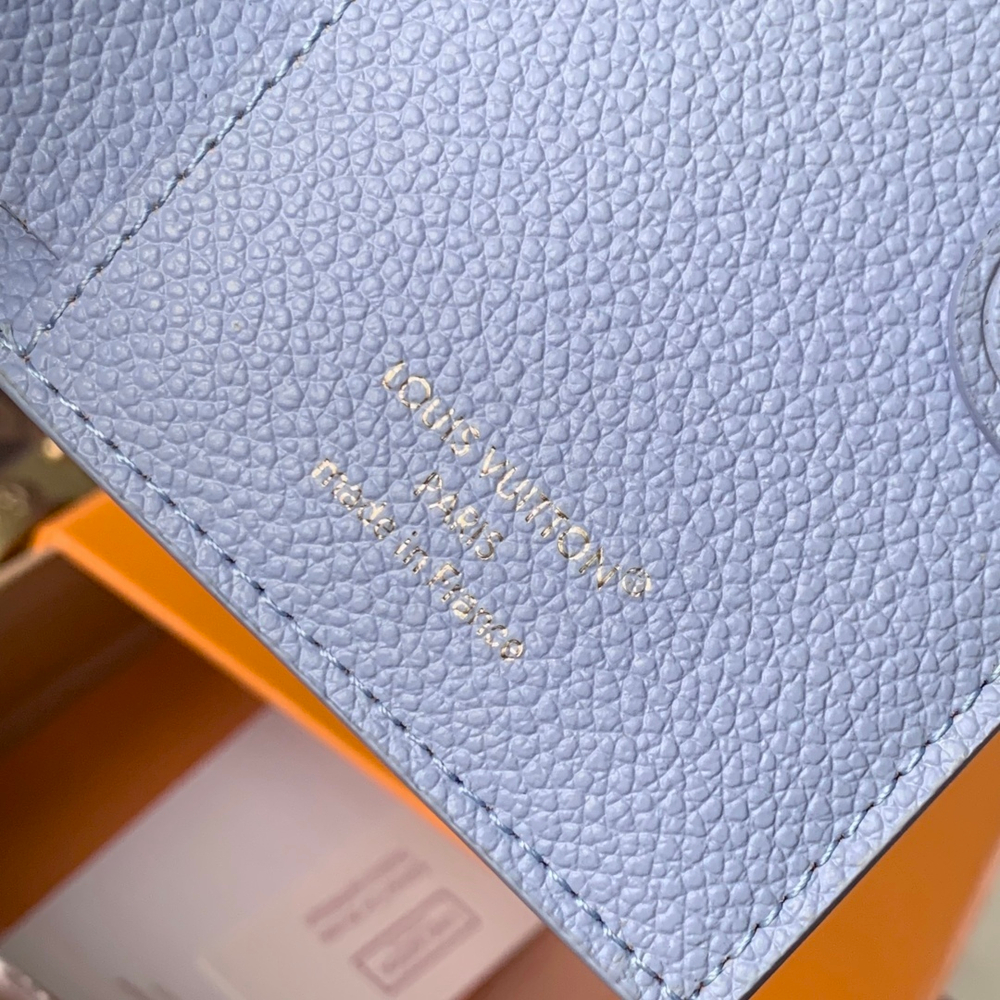 Louis Vuitton Lisa Wallet
