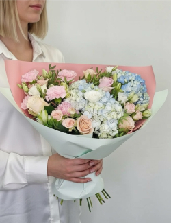 Букет с гортензиями Парижский шик