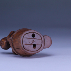 Нэцкэ Красавица моется в бочке и лягушка