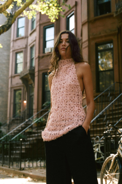 ZARA АСИММЕТРИЧНЫЙ ТОП С ГОРЛОВИНОЙ ХАЛТЕР, БЕЛЫЙ/РОЗОВЫЙ