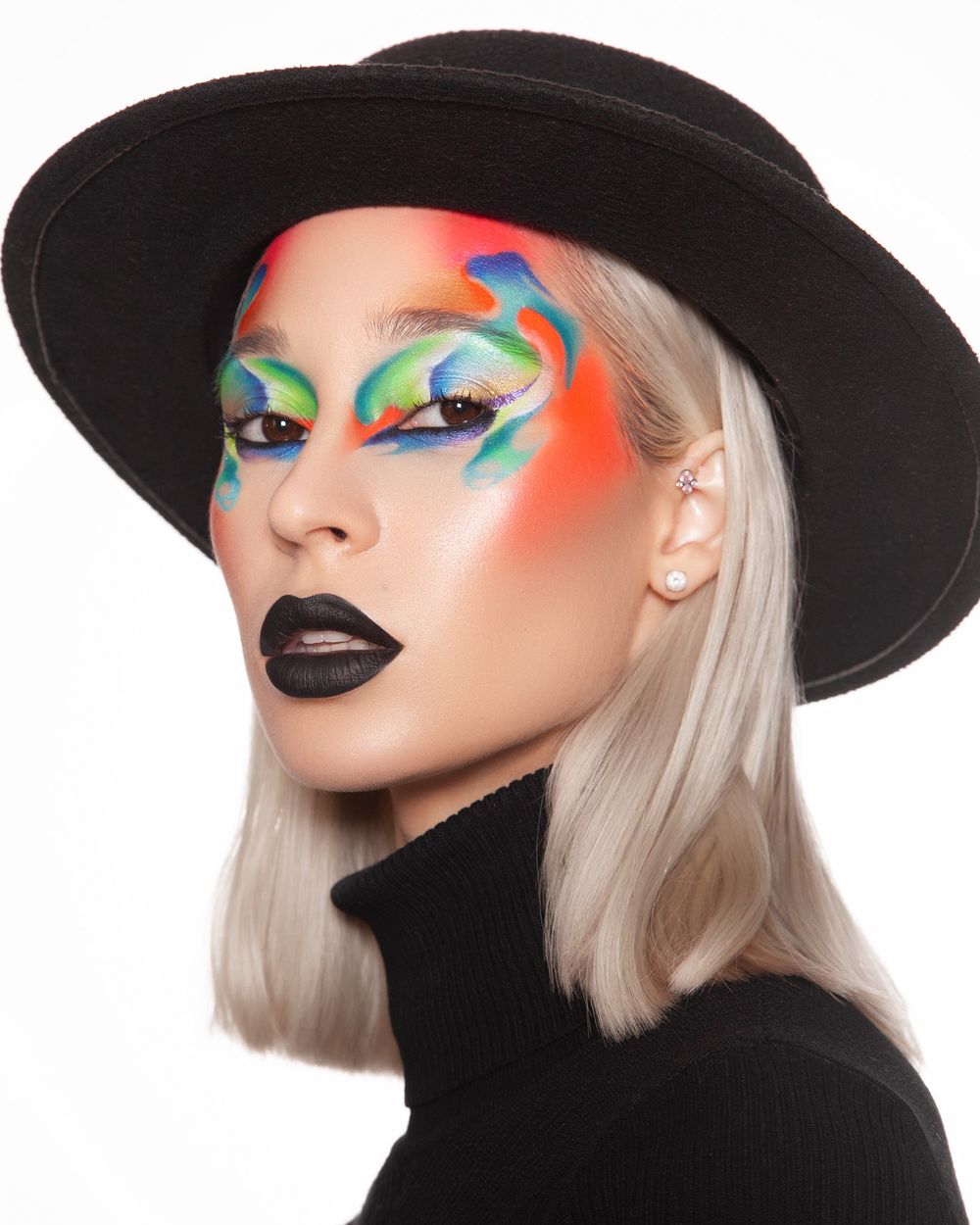 Индивидуальное занятие "Креативный макияж с элементами боди-арта"