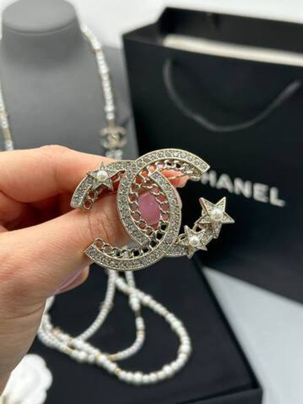 Брошь CHANEL