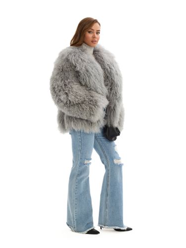 Серая короткая шуба из меха ламы