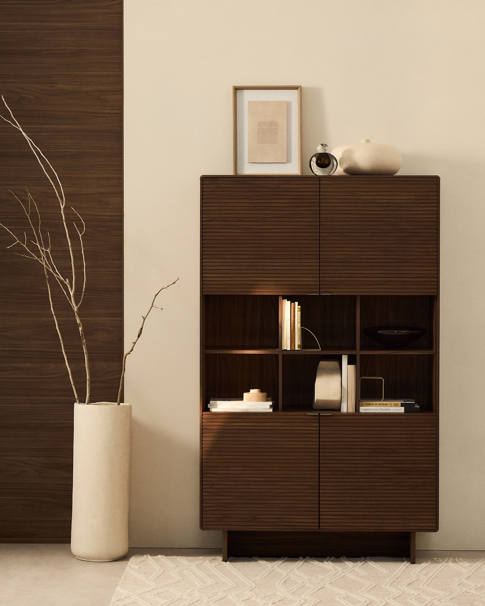 Высокий 4-дверный буфет Norlen из орехового шпона