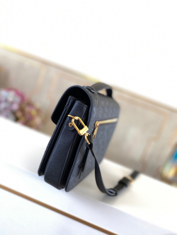 Louis Vuitton Pochette Metis