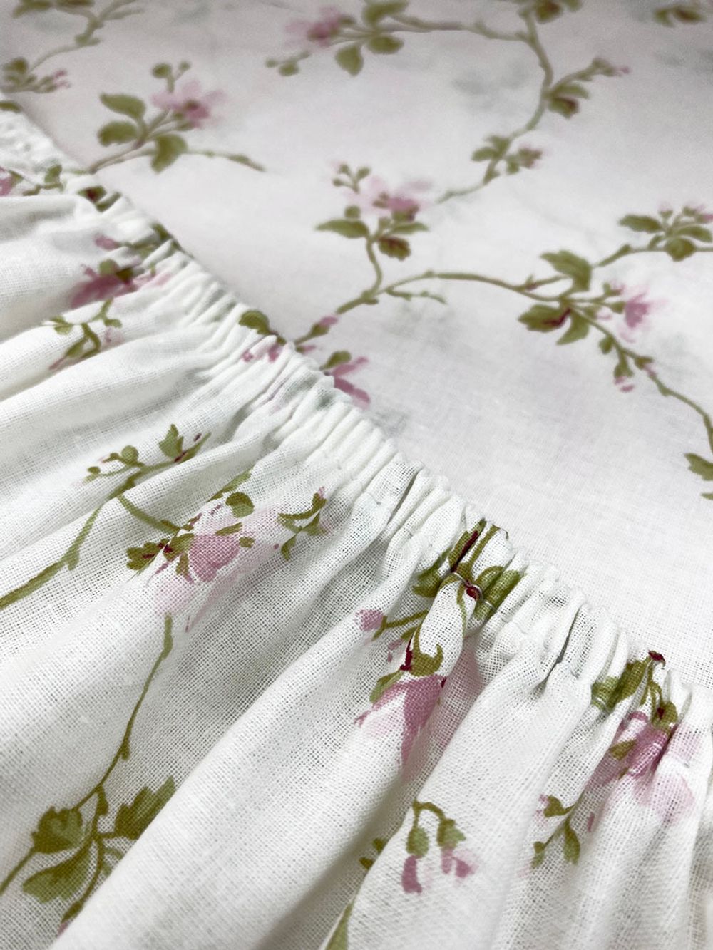 Простынь на резинке Сказка "Весенние цветы" 160х200 см, перкаль