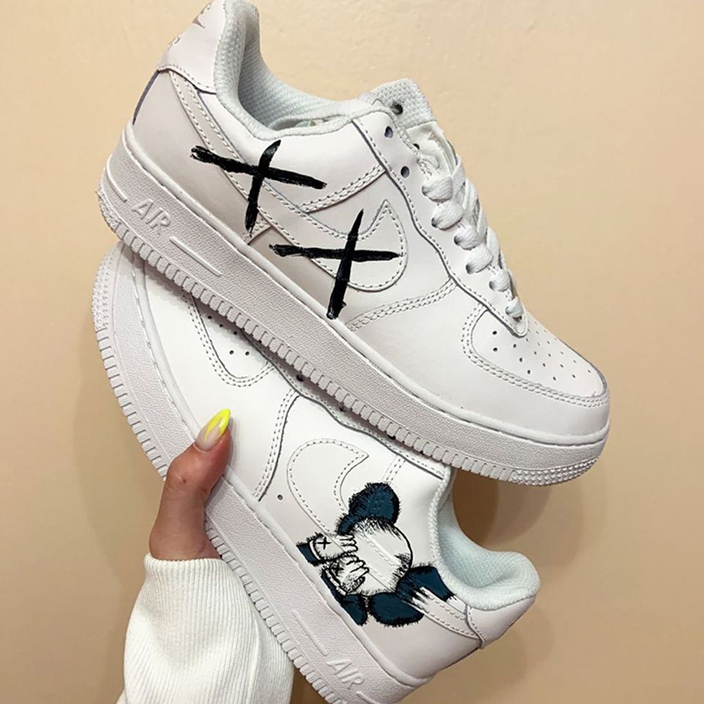 Nike Air Force 1 07 //  KAWS