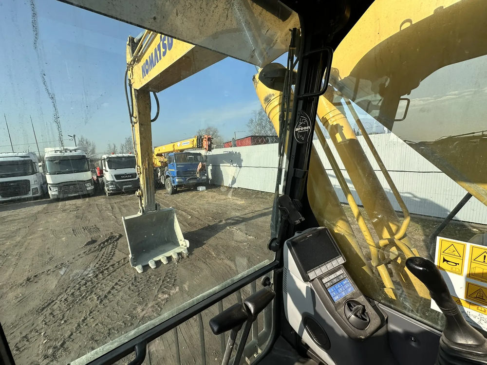 KOMATSU PC 220 Экскаватор PC220LC-8M0 (Дизельный, 6,7 л, 167 л.с., АТ)