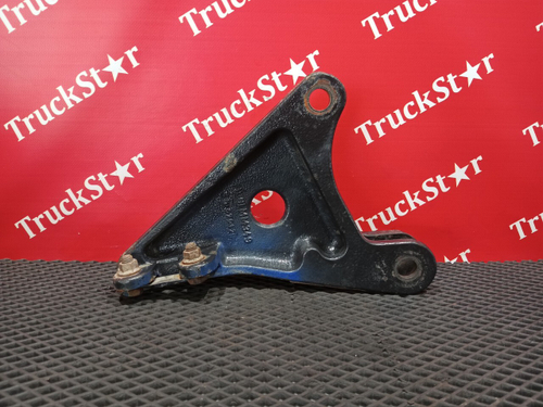 Кронштейн усилителя бампера правый