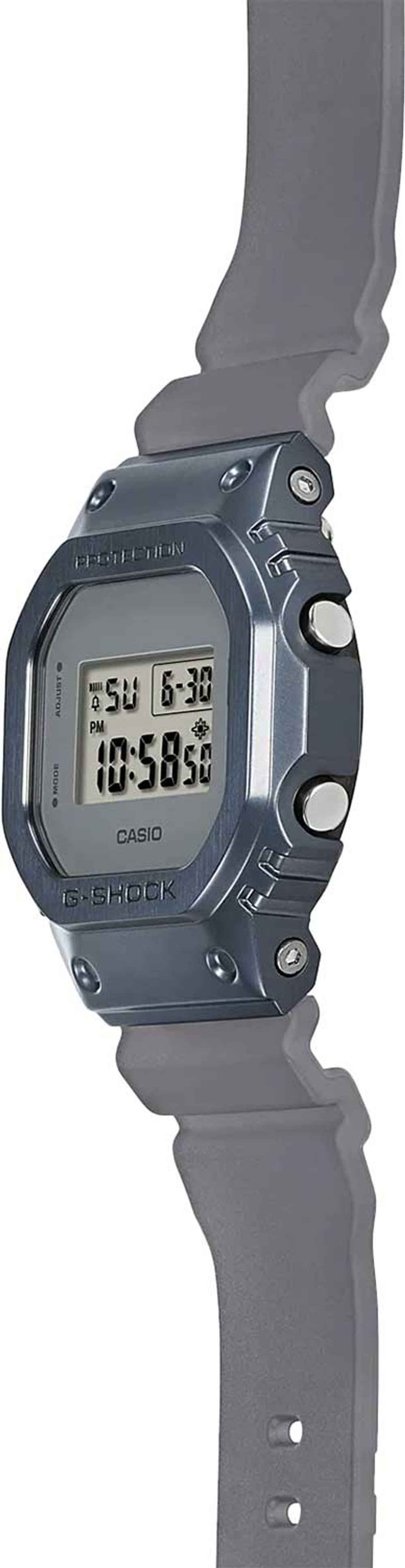 Часы Casio GM-5600MF-2