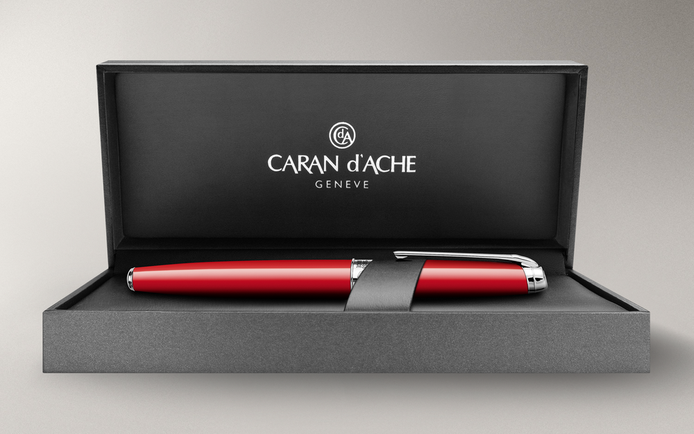 Шариковая ручка Carandache Leman Scarlet red lacquered SP латунь лак посеребрение с родиевым напылением (4789.770)