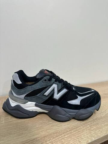 Кроссовки из натуральной замши