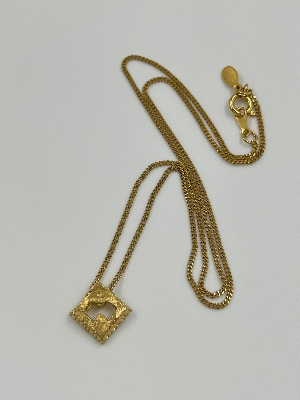 Кулон с кристаллами Givenchy