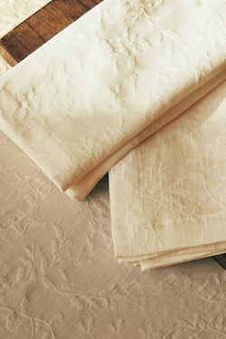 ZARA HOME САЛФЕТКА С ЖАККАРДОВЫМ РИСУНКОМ В ВИДЕ ЛИСТЬЕВ (КОМПЛЕКТ ИЗ 2 ПРЕДМЕТОВ), СВЕТЛО-БЕЖЕВЫЙ