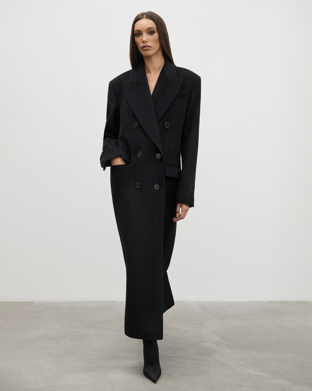 Двубортное пальто из шерсти