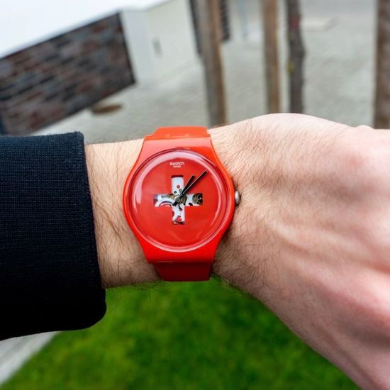 Наручные часы Swatch SUOR106