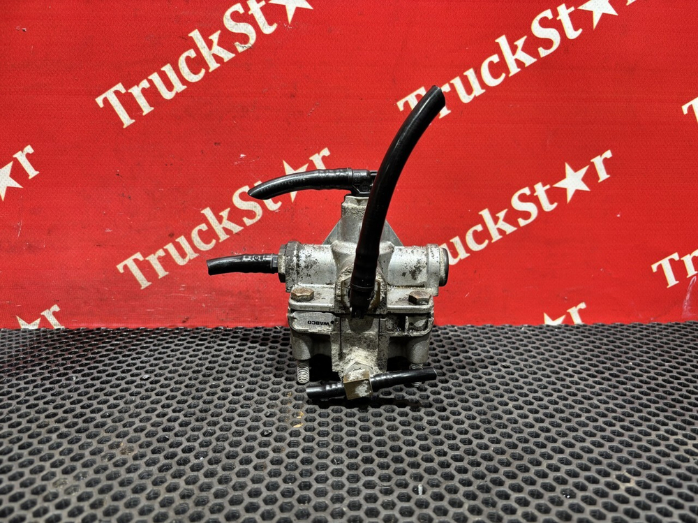 Клапан ускорительный