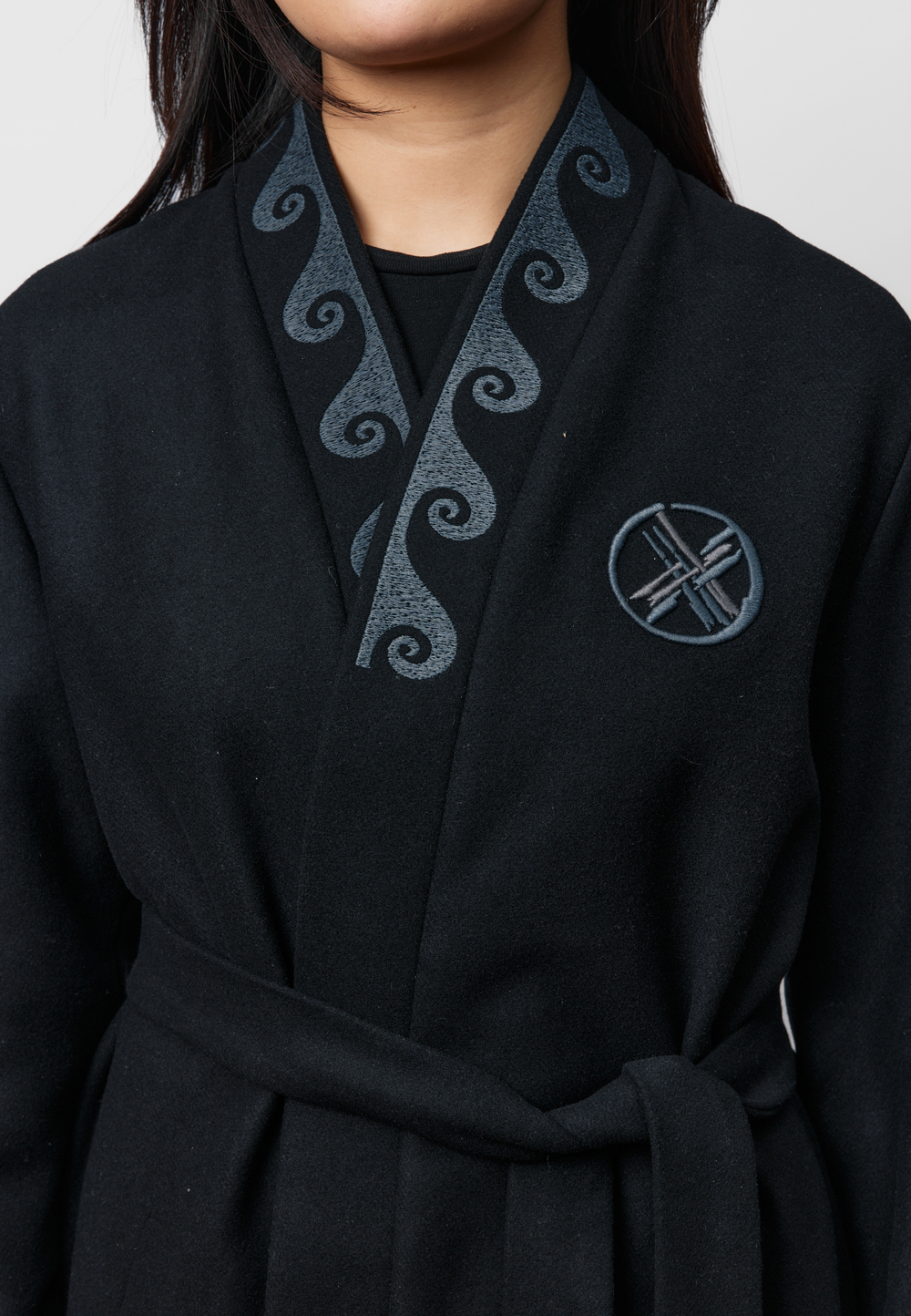 Шапан шерстяной женский OYU TOLQYN BLACK GREY