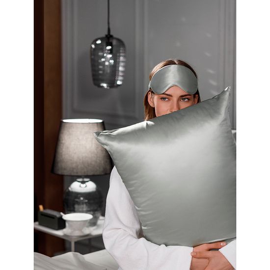 Наволочка из натурального шелка светло-серого цвета из коллекции essential, 50х70 см