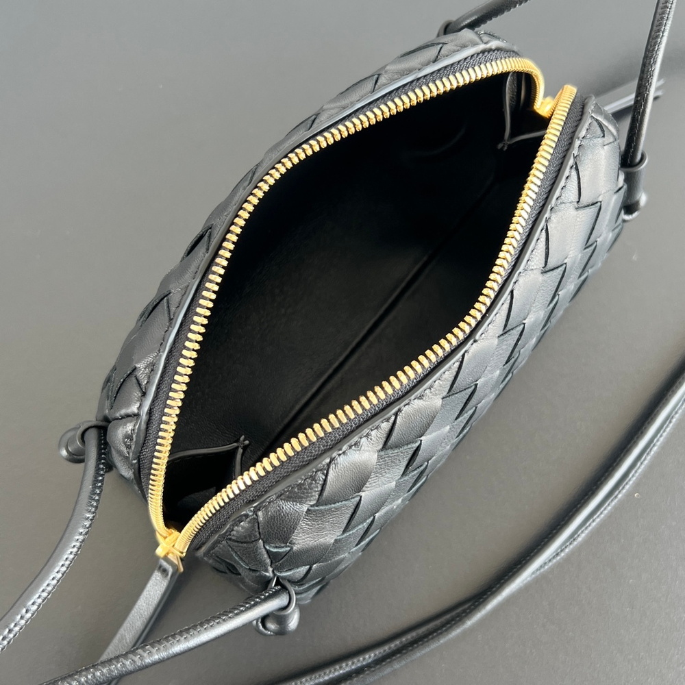 Bottega Veneta Concert Pouch 18 cm
