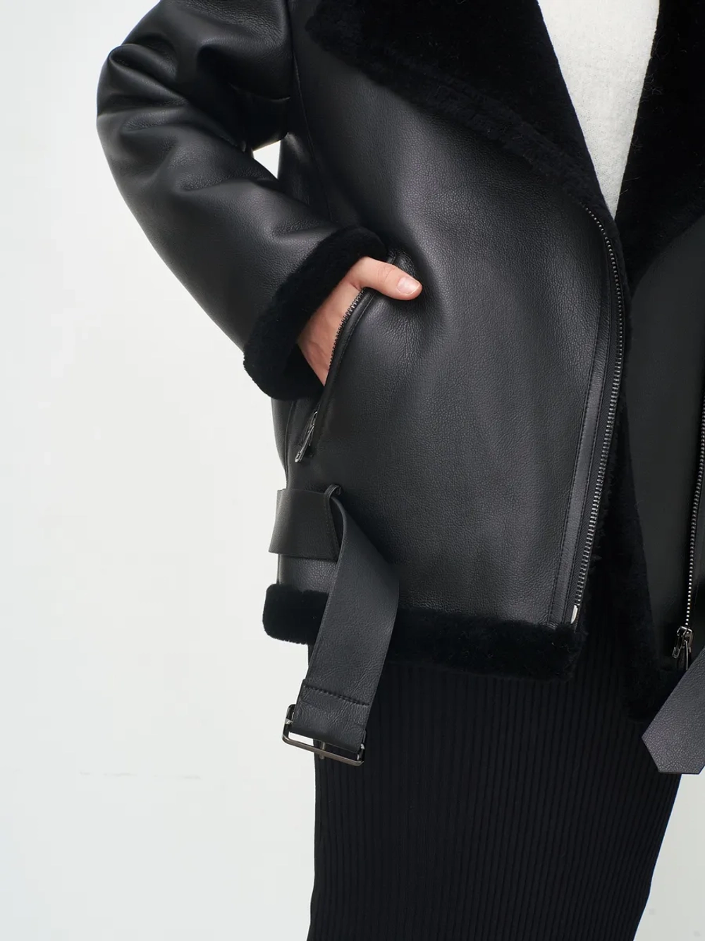 Стильная искусственная дублёнка шерсть 100%, черная, SilverFox