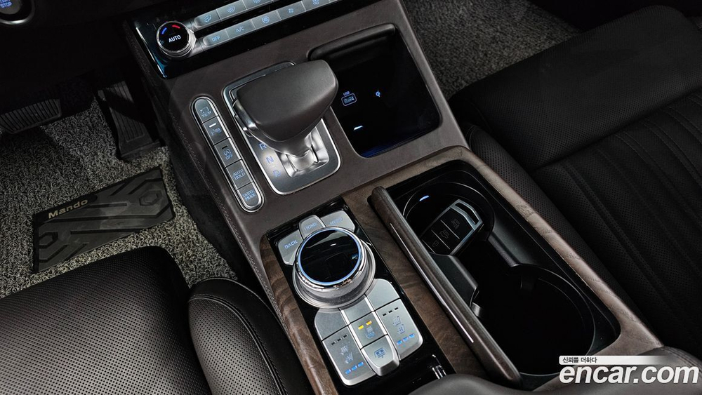 Genesis G90 3.3 T AWD (11.2020)