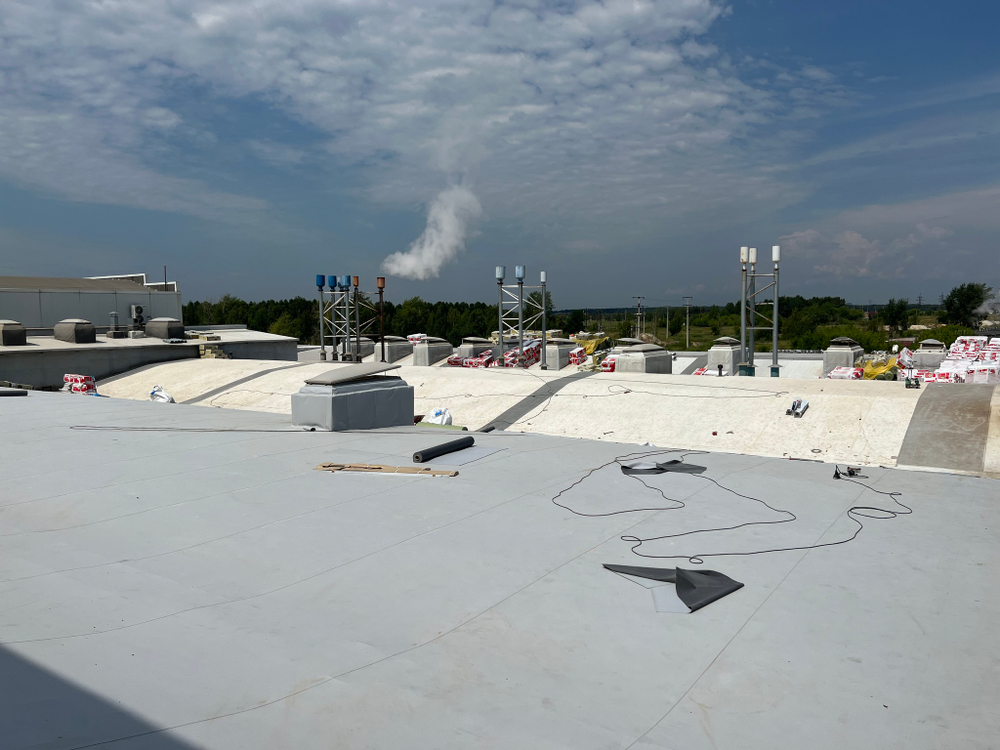 Ремонт кровли из ПВХ мембраны на объекте - Здание завода по производству силикатного кирпича по адресу: Свердловская область, г. Каменск-Уральский, ул.Силикатная, д. 1А