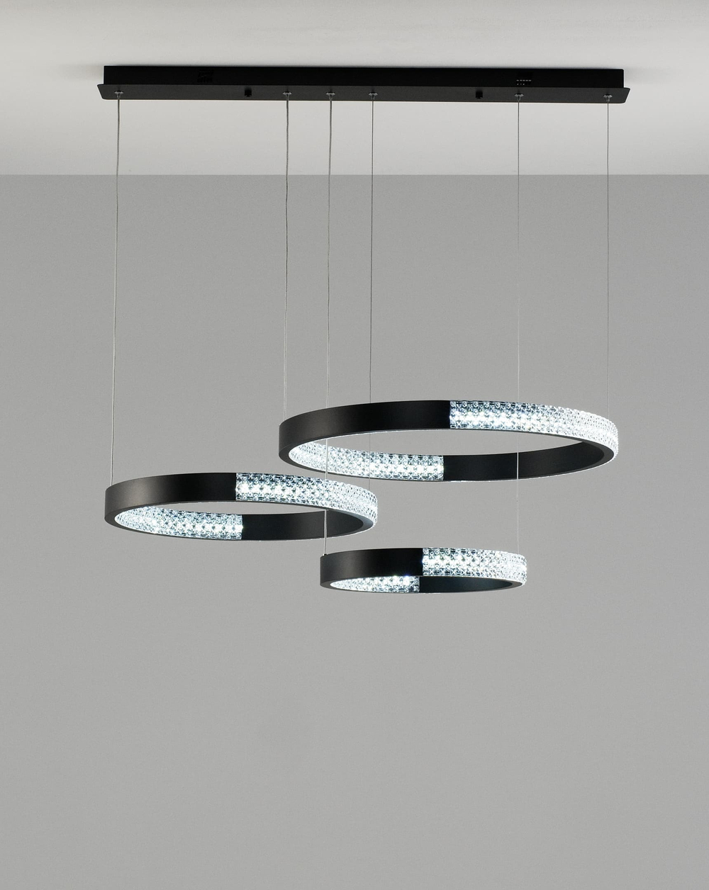 Светодиодный подвесной светильник с пультом Moderli V2893-PL Novas