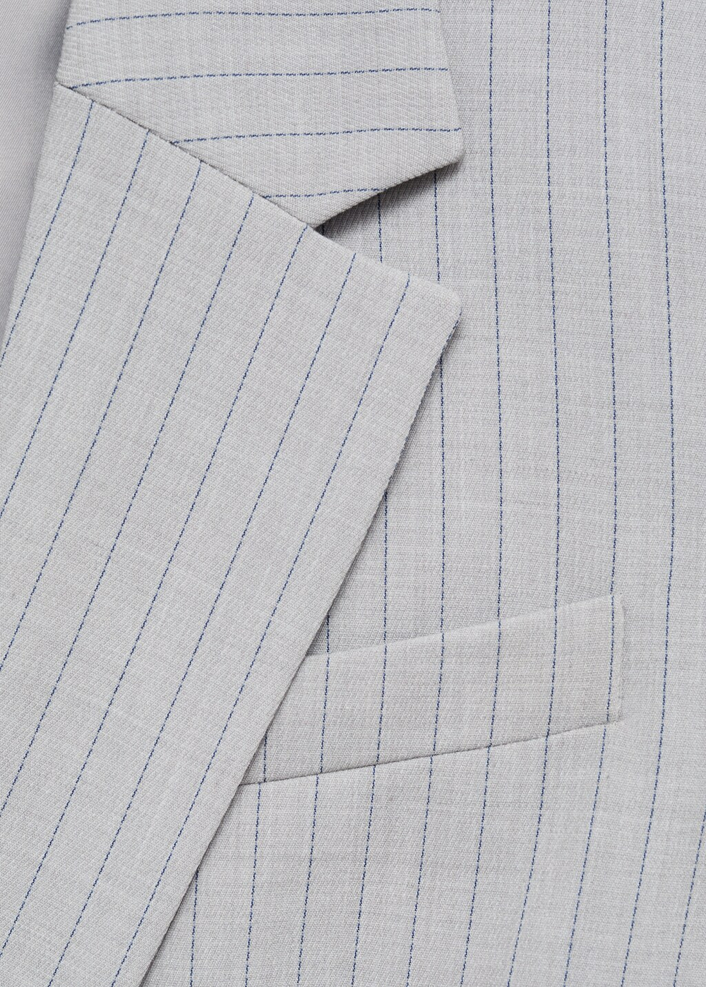 Костюмный блейзер в узкую полоску