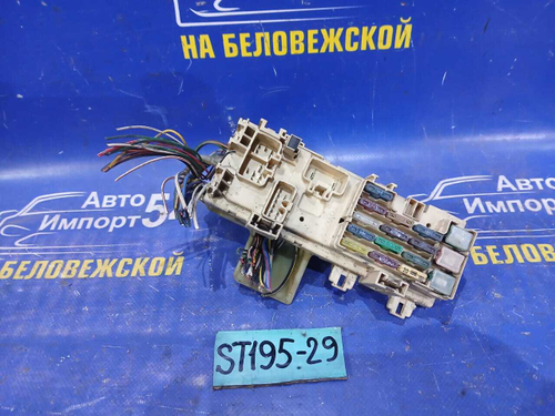 Блок предохранителей салонный TOYOTA CALDINA 1994