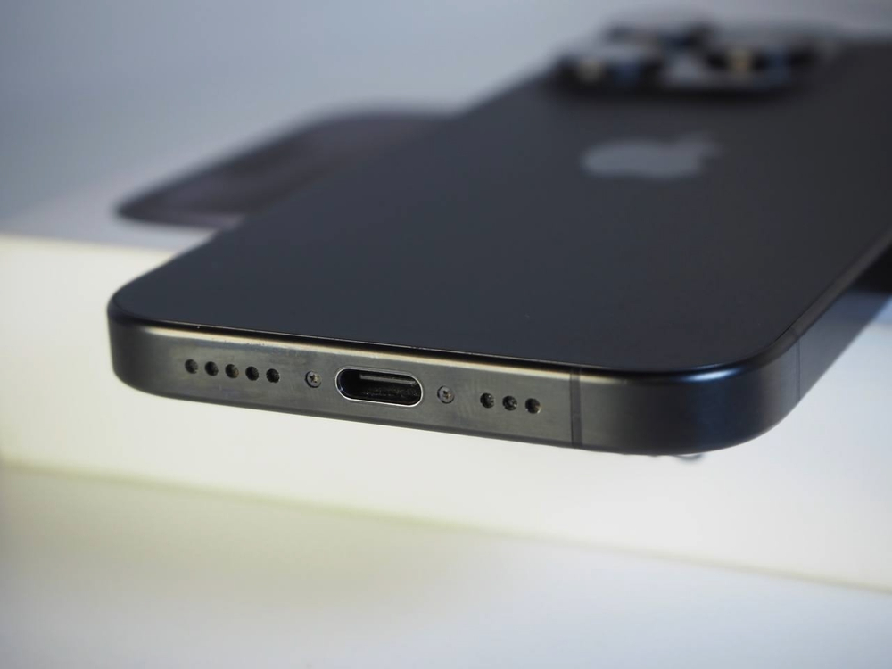 iPhone 15 Pro 256 ГБ Black Titanium б/у