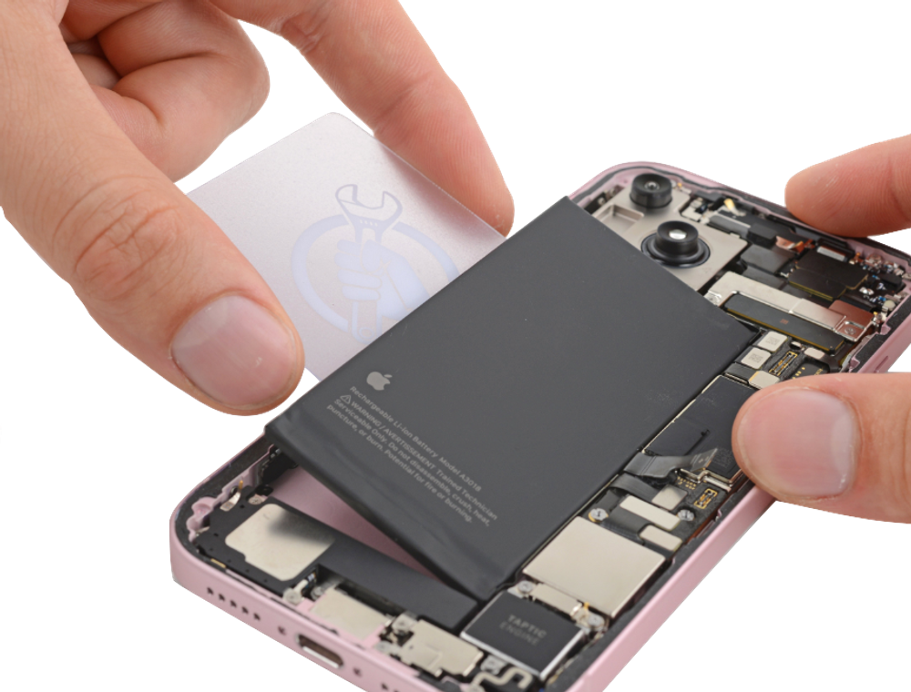 Замена аккумулятора на iPhone 15