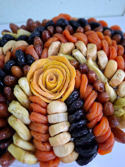 Корзина с сухофруктами