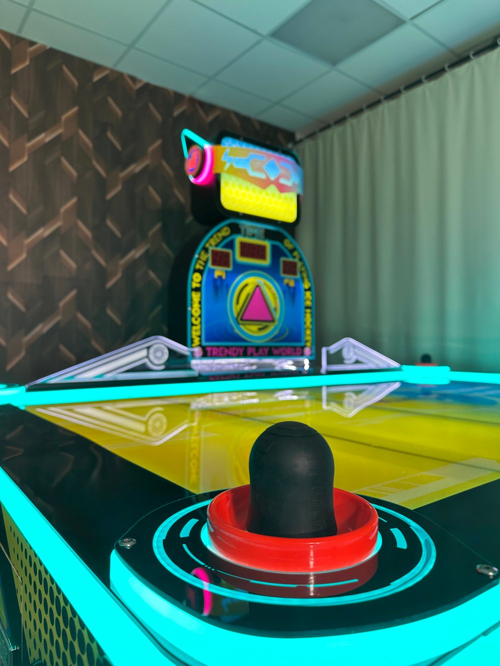 Многошайбовый аэрохоккей «Dynamic ice hockey»