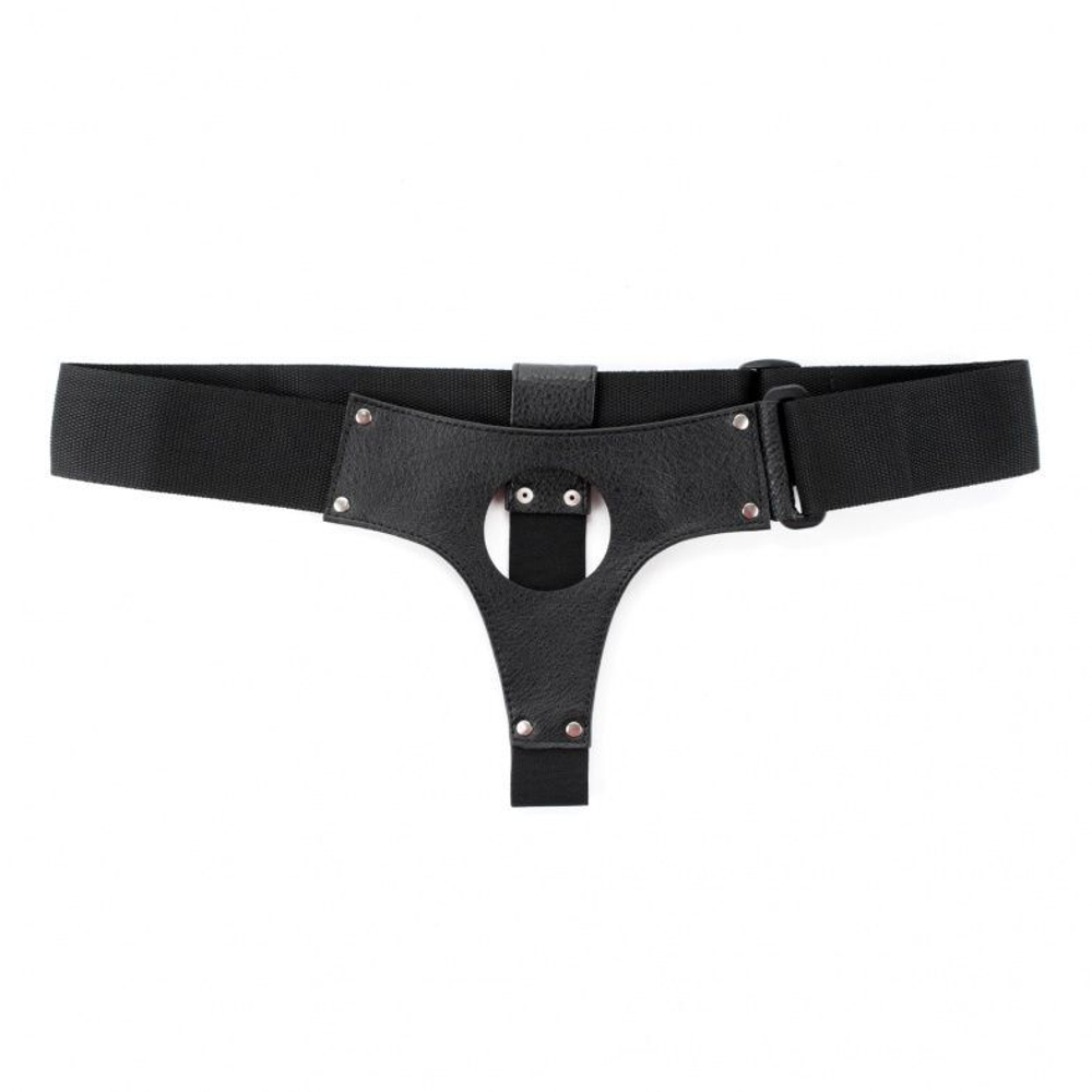 Чёрные кожаные трусики для больших насадок