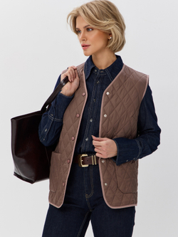 Легкий стеганый жилет с накладными карманами