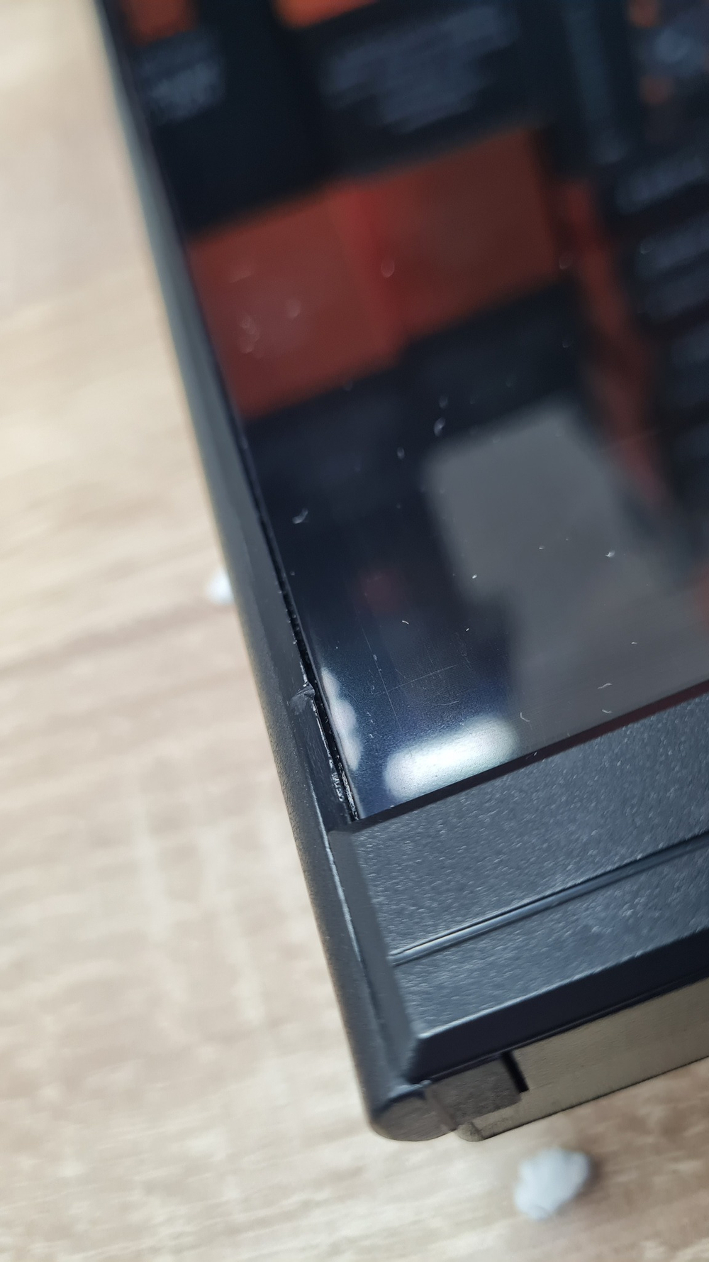 УЦЕНКА_Монитор TESLA 32'' U3222DF, 4K, VA, 60Гц, чёрный, 8-bit, 4мс, 5000:1, 300 Кд/м2, HDR, VESA:100x100, HDMI, DP (RMA_U3222DF) {мелкие коцки по бокам от экрана}