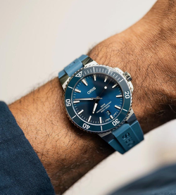 Oris Aquis Date 01 733 7789 4135-07 4 23 35FC