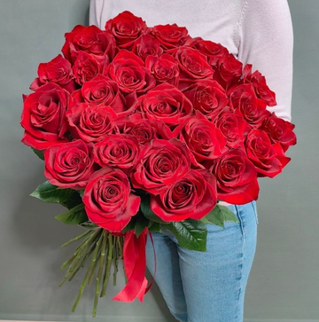 Букет из 29 красных роз сорта "Эксплорер" (Эквадор 60 см)