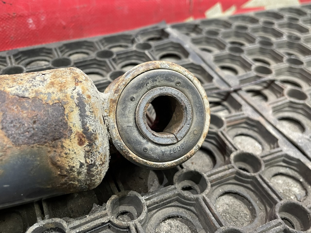 Амортизатор задний 2018г.