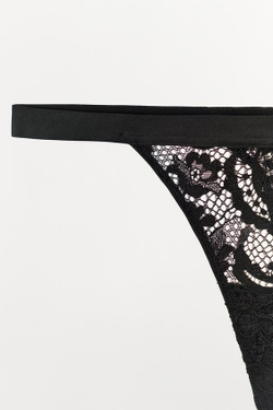 ZARA КРУЖЕВНЫЕ ТРУСЫ-ТАНГА, ЧЕРНЫЙ